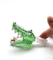 Crocodile Glass Bowl, Green, 14 mm M